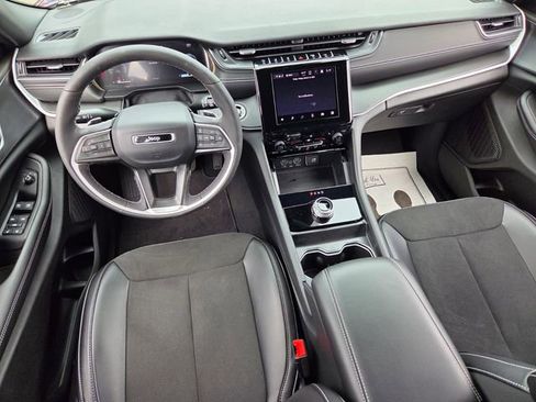 New 2024 Jeep Grand Cherokee L Altitude RWD image 11