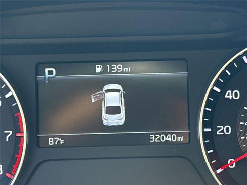 Used 2023 Kia Forte LXS w/ LXS Technology Package FWD image 10
