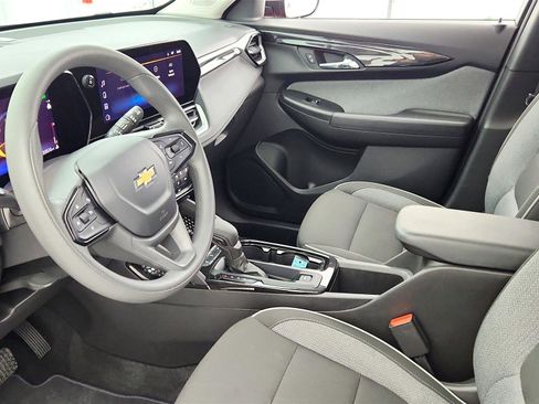 Used 2025 Chevrolet TrailBlazer LT image 25