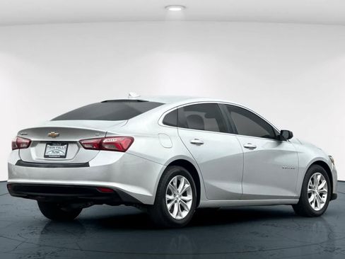 Used 2020 Chevrolet Malibu LT FWD image 2