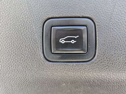 Used 2021 GMC Yukon Denali w/ LPO, Illumination Package AWD/4WD image 12