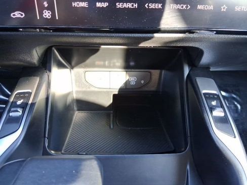 Used 2024 Kia Sorento S image 25