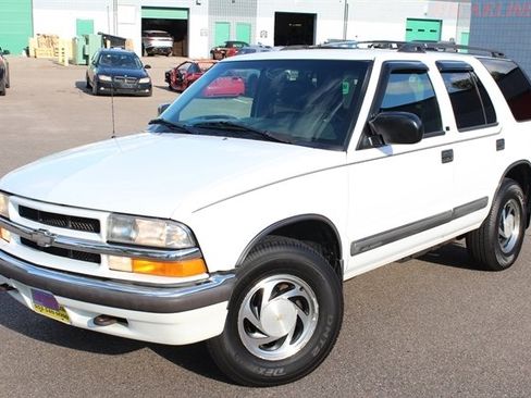 Used 1999 Chevrolet Blazer LT image 2