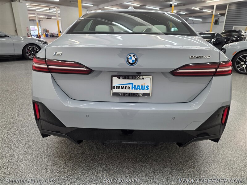 Used 2024 BMW i5 eDrive40i w/ M Sport Package RWD image 7