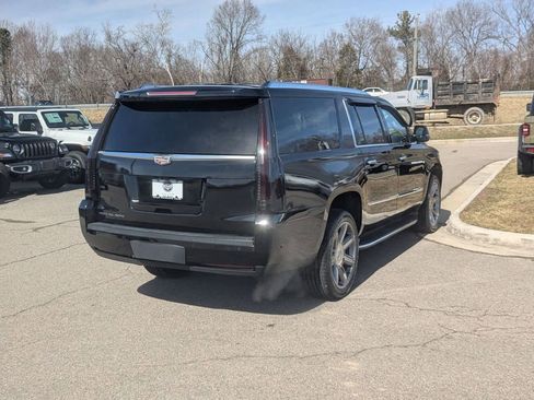 Used 2018 Cadillac Escalade ESV Luxury image 5