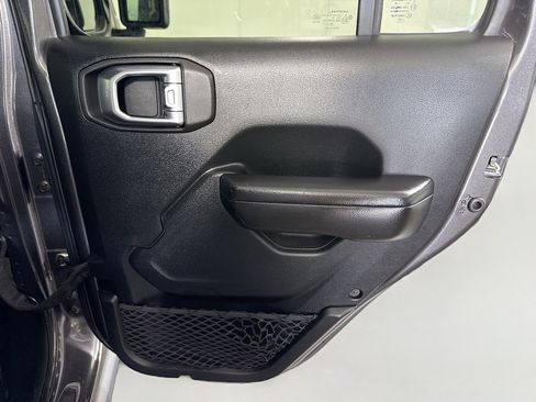 Used 2020 Jeep Wrangler Unlimited Rubicon w/ Uconnect 4C Nav & Sound Group image 28