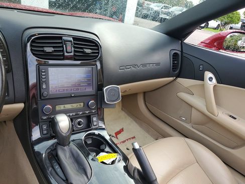 Used 2008 Chevrolet Corvette Convertible w/ Preferred Equipment Group RWD image 17
