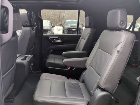 Used 2024 Chevrolet Suburban Z71 w/ Luxury Package image 26