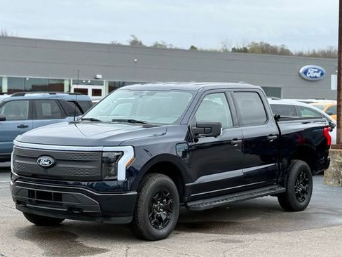 Used 2025 Ford F150 Lightning XLT AWD/4WD image 35