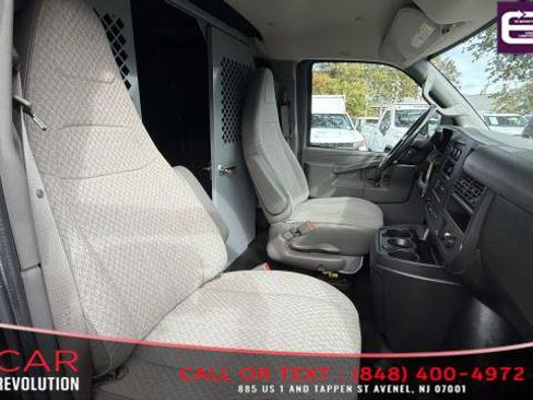 Used 2017 Chevrolet Express 2500 image 20