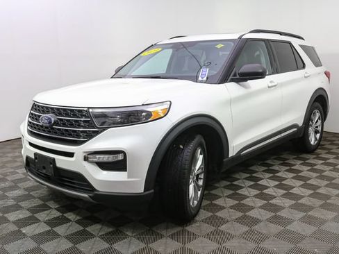 Used 2023 Ford Explorer XLT w/ Equipment Group 202A AWD/4WD image 5