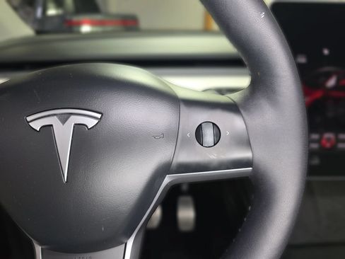 Used 2023 Tesla Model Y Performance AWD/4WD image 27
