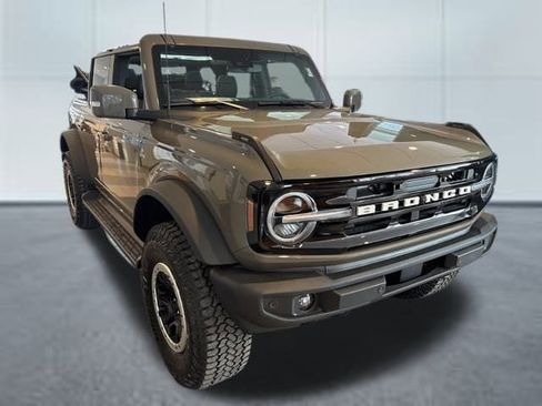 New 2025 Ford Bronco Outer Banks w/ Sasquatch Package image 12
