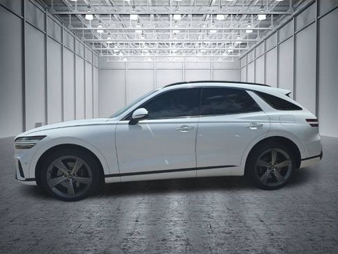Used 2023 Genesis GV70 2.5T w/ Sport Prestige Package AWD/4WD image 3
