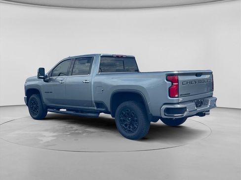 New 2026 Chevrolet Silverado 2500 LTZ w/ LTZ Premium Package AWD/4WD image 5