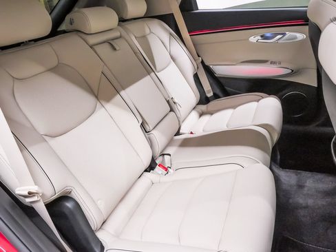 Certified 2026 Genesis GV70 2.5T Advanced AWD/4WD image 12