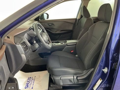 Used 2023 Nissan Rogue S image 16