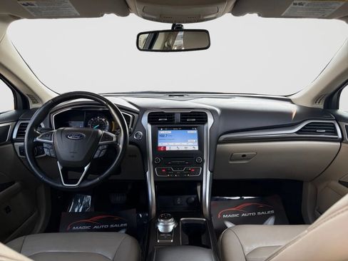 Used 2017 Ford Fusion Energi SE FWD image 22