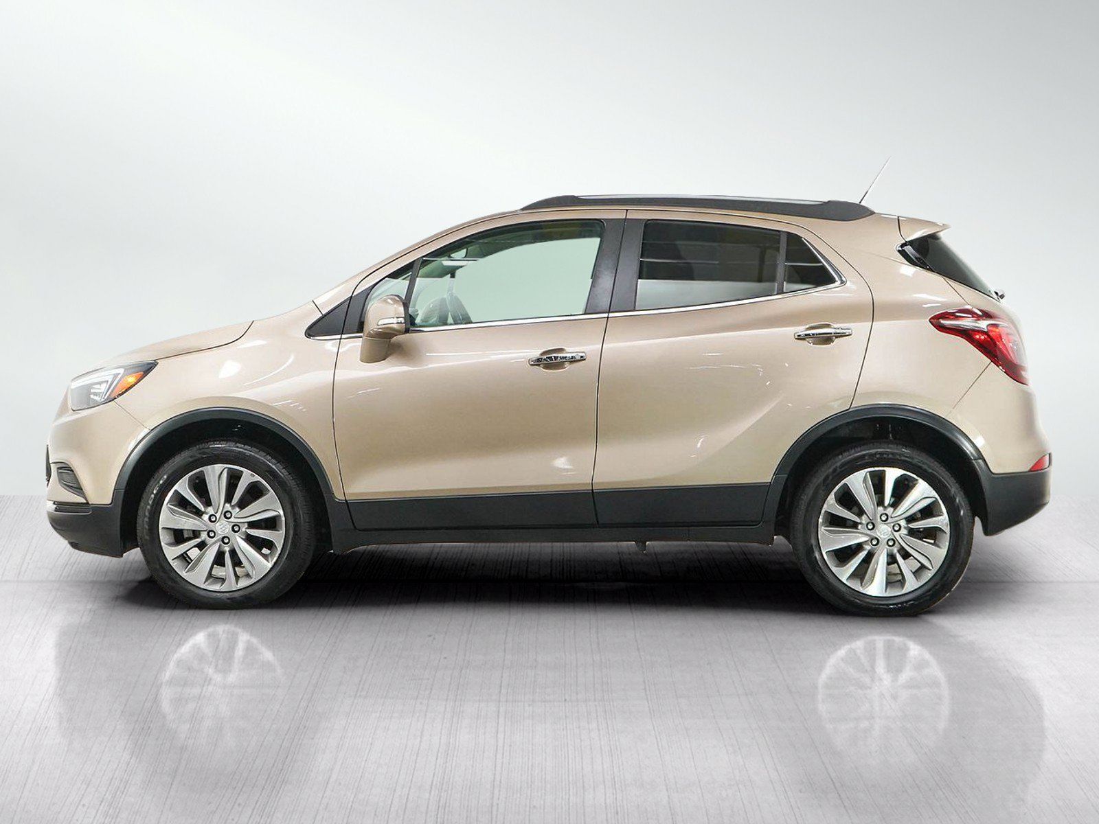 Used 2019 Buick Encore Preferred w/ Safety Package FWD image 2