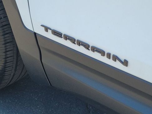 Used 2023 GMC Terrain SLE w/ Driver Convenience Package FWD image 30