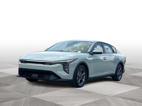 Certified 2025 Kia K4 FWD image 4