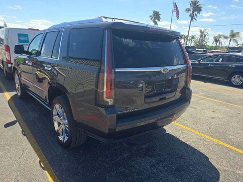 Used 2016 Cadillac Escalade Premium image 4
