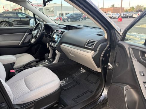 Used 2018 Subaru Forester 2.5i Premium w/ All-Weather Package AWD/4WD image 28