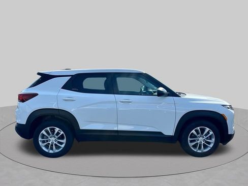 Used 2024 Chevrolet TrailBlazer LS w/ LS Convenience Package FWD image 34