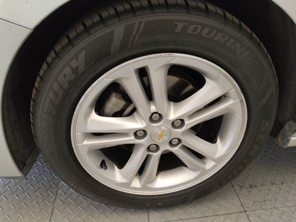 Used 2017 Chevrolet Cruze LT FWD image 31
