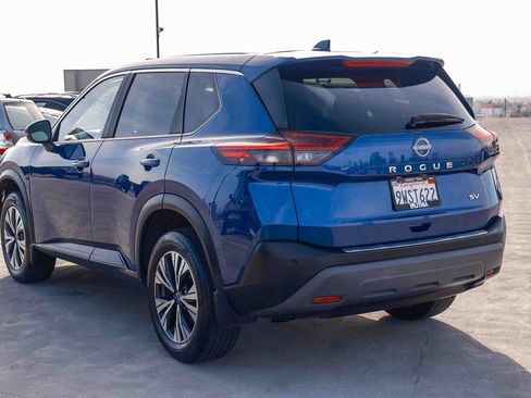 Used 2023 Nissan Rogue SV FWD image 6