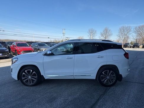 Certified 2020 GMC Terrain Denali w/ Denali Premium Package AWD/4WD image 4