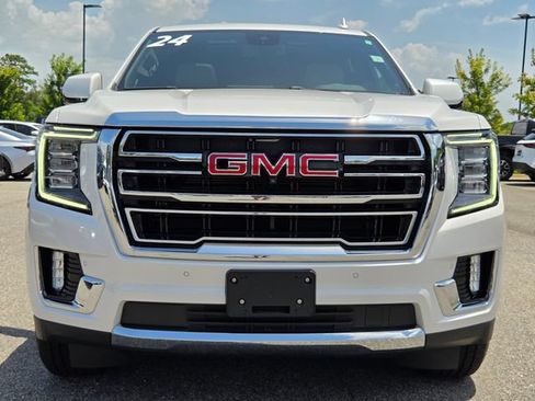 Used 2024 GMC Yukon XL SLT w/ SLT Luxury Package AWD/4WD image 8