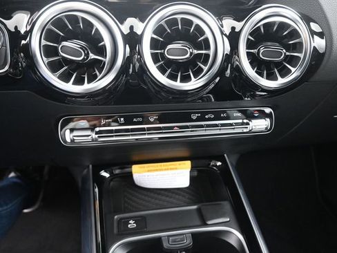 New 2025 Mercedes-Benz GLA 250 4MATIC image 3