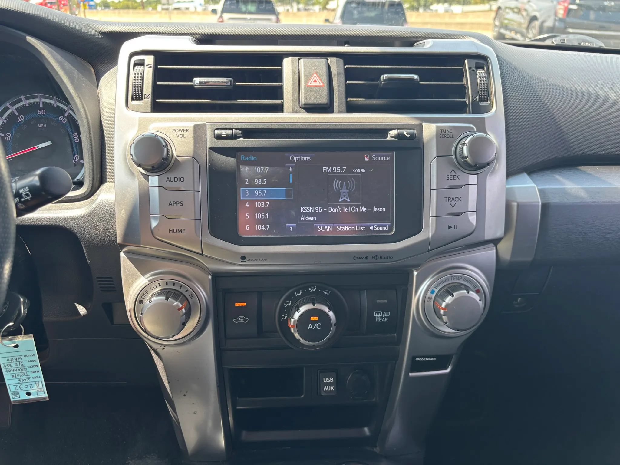 Used 2016 Toyota 4Runner SR5 AWD/4WD image 23