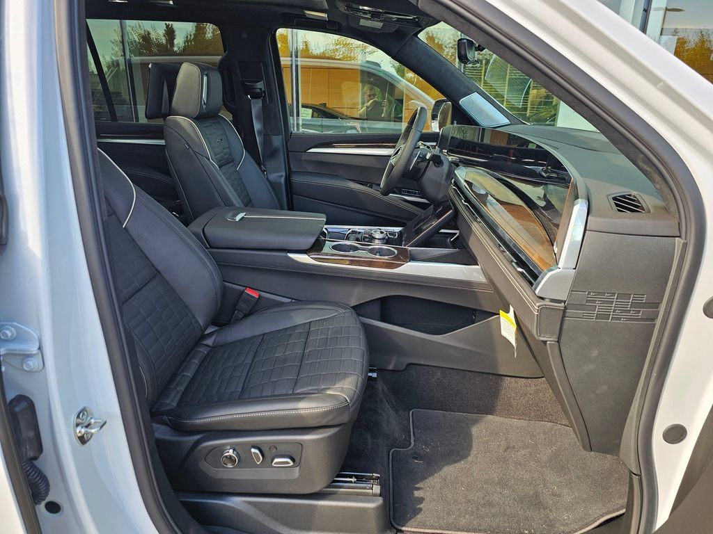 New 2026 Cadillac Escalade Platinum Sport AWD/4WD image 11