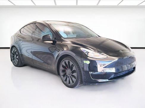 Used 2023 Tesla Model Y Performance image 3