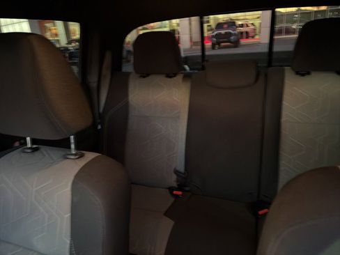 Used 2022 Toyota Tacoma TRD Sport w/ Technology Package image 10