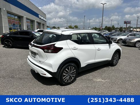 Used 2024 Nissan Kicks SV image 5