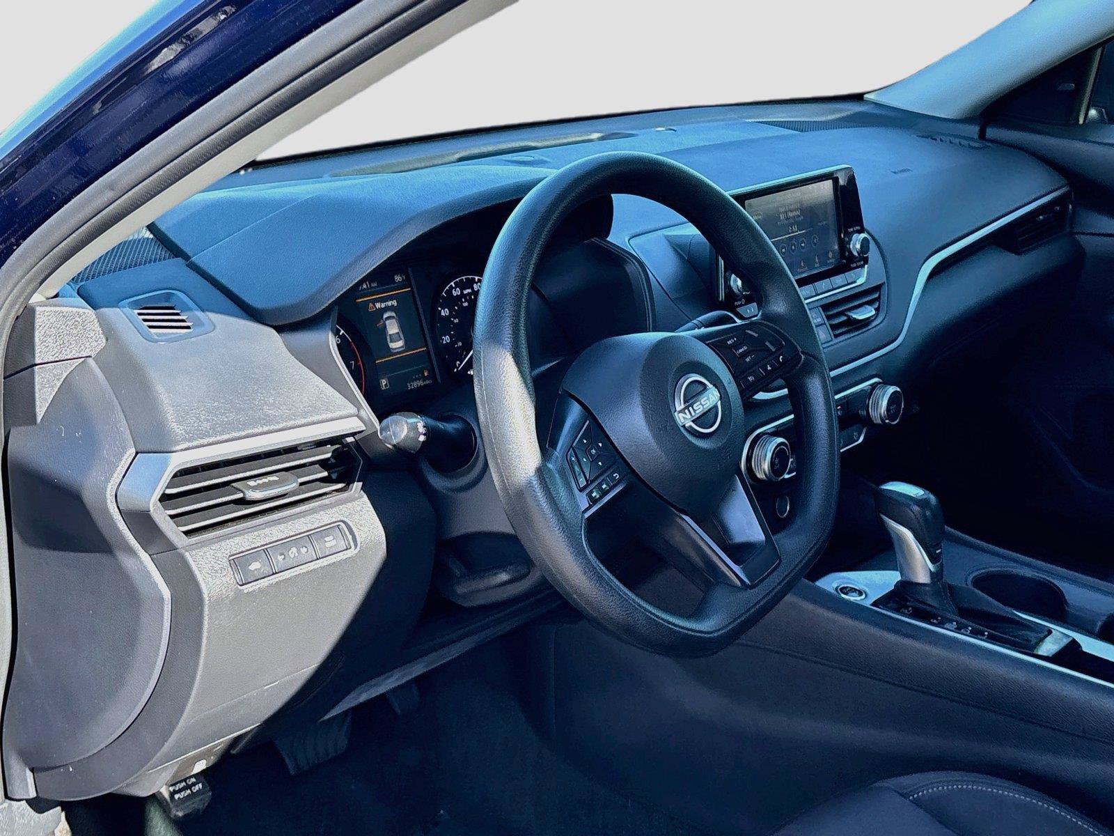 Used 2024 Nissan Altima 2.5 S FWD image 9