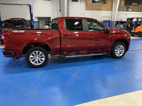 Used 2019 Chevrolet Silverado 1500 Custom w/ Custom Value Package AWD/4WD image 8