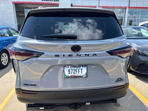 Used 2026 Toyota Sienna XLE Woodland Edition AWD/4WD image 6