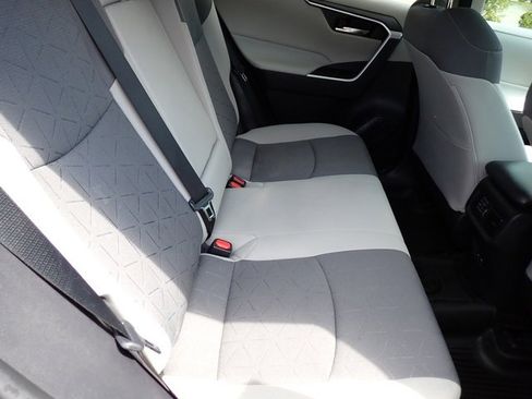 Used 2022 Toyota RAV4 XLE image 15