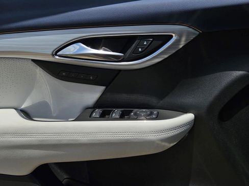 New 2025 Buick Envision Avenir image 15