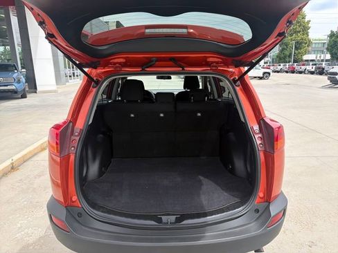 Used 2015 Toyota RAV4 LE FWD image 21