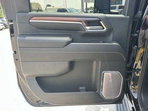 Used 2024 GMC Sierra 2500 Denali w/ Technology Package AWD/4WD image 21