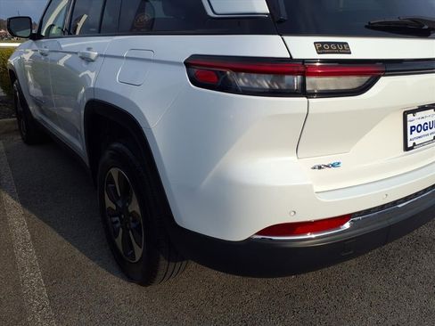 Used 2023 Jeep Grand Cherokee 4WD 4xe image 23