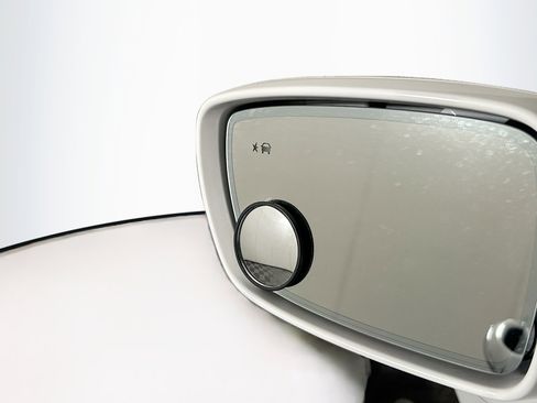 Used 2020 Buick Enclave Essence image 16