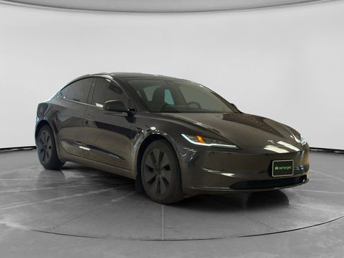 Used 2025 Tesla Model 3 Long Range AWD/4WD image 4