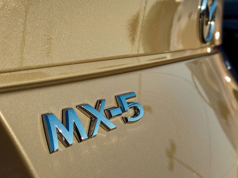 Used 2023 MAZDA MX-5 Miata Grand Touring w/ Weather Package image 12