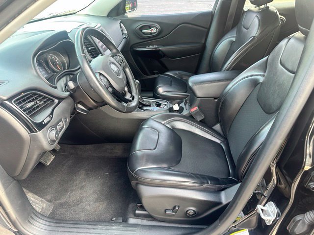 Used 2020 Jeep Cherokee Latitude Plus AWD/4WD image 24